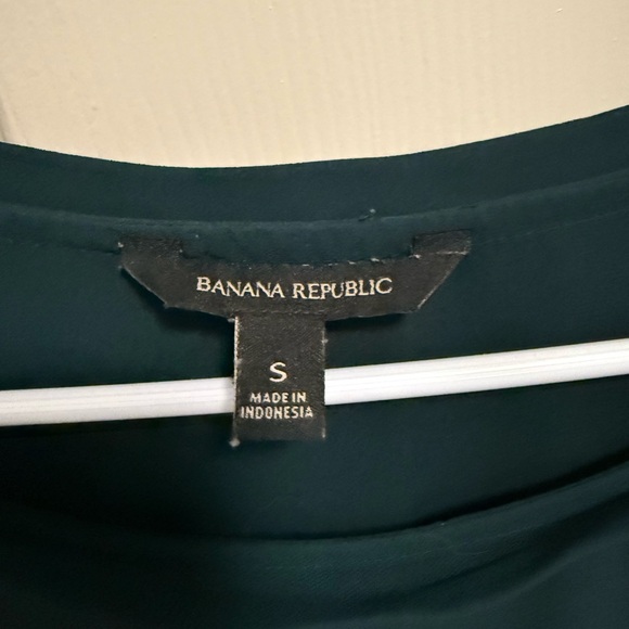 Banana Republic Women's Dark Green Short Sleeve Tee - Picture 3 of 4